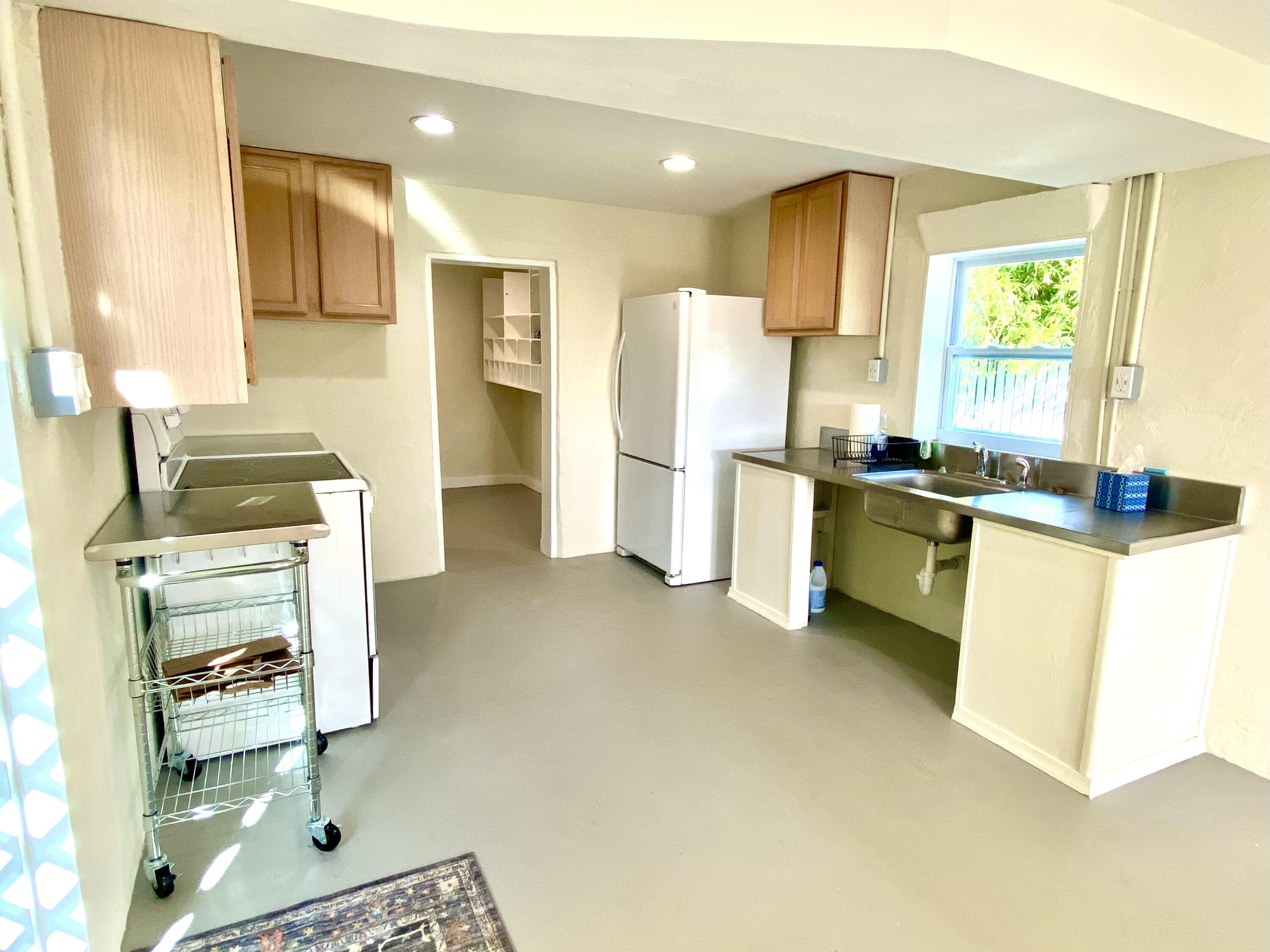 1925 Fogarty Avenue Key West, FL 33040 - Photo 44 of 60 Guest House Kitchen