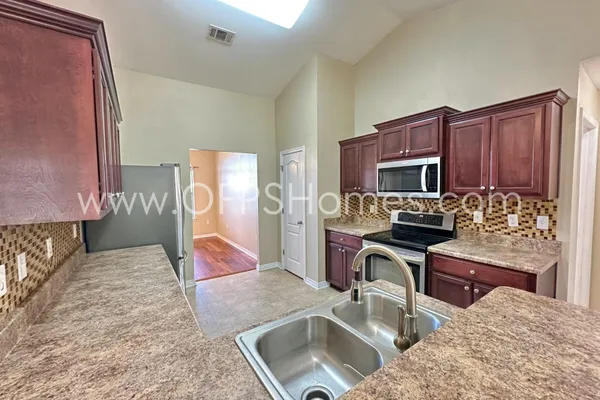 $2,500 | 2837 Shoni Drive, Navarre, FL 32566