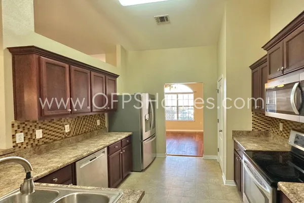 $2,500 | 2837 Shoni Drive, Navarre, FL 32566