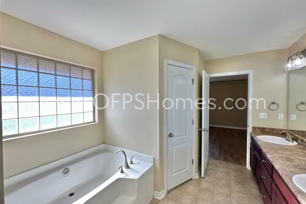 $2,500 | 2837 Shoni Drive, Navarre, FL 32566