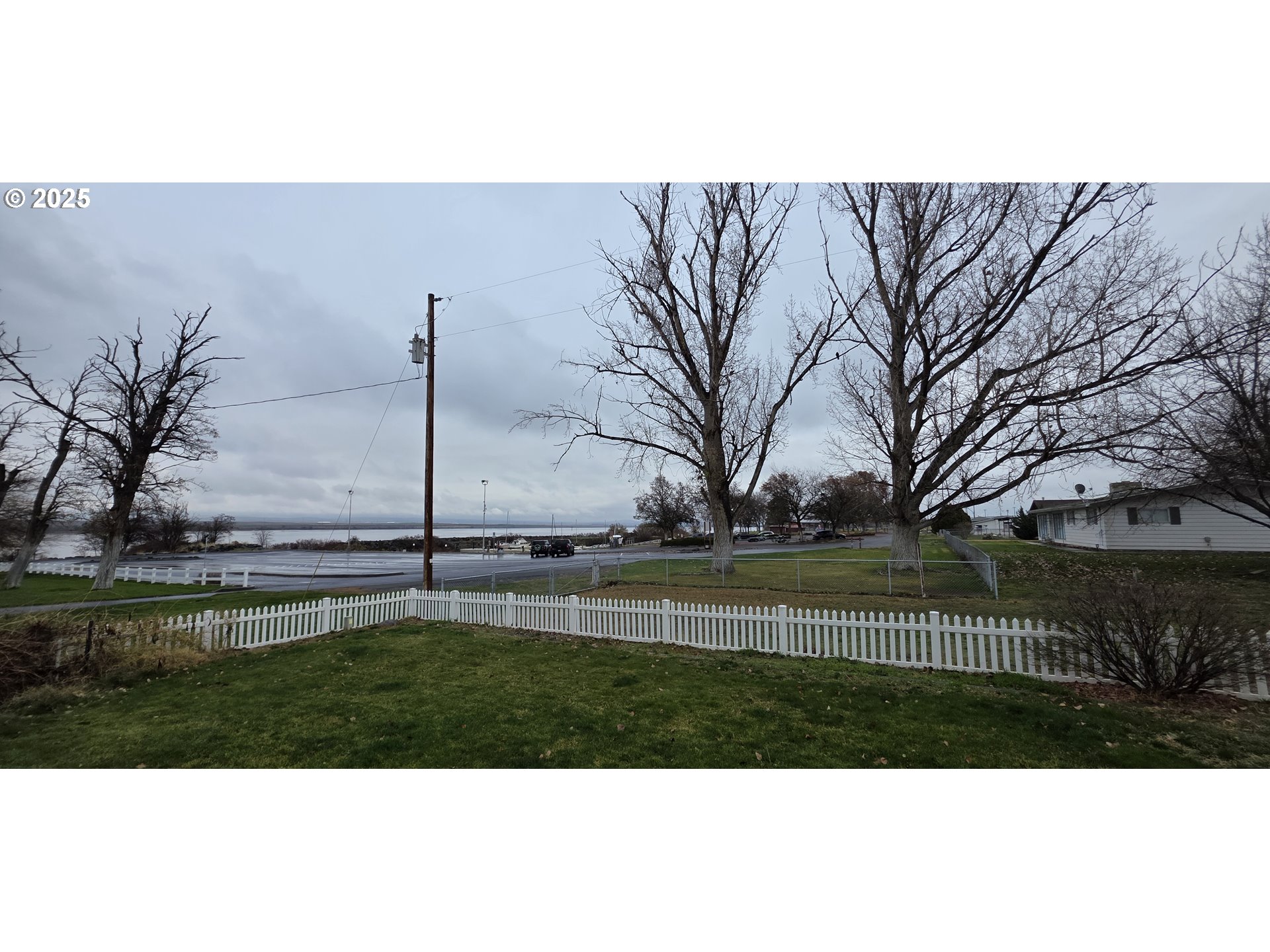 445 7th Street Northeast Irrigon, OR 97844 - Photo 3 of 24 a view of a park