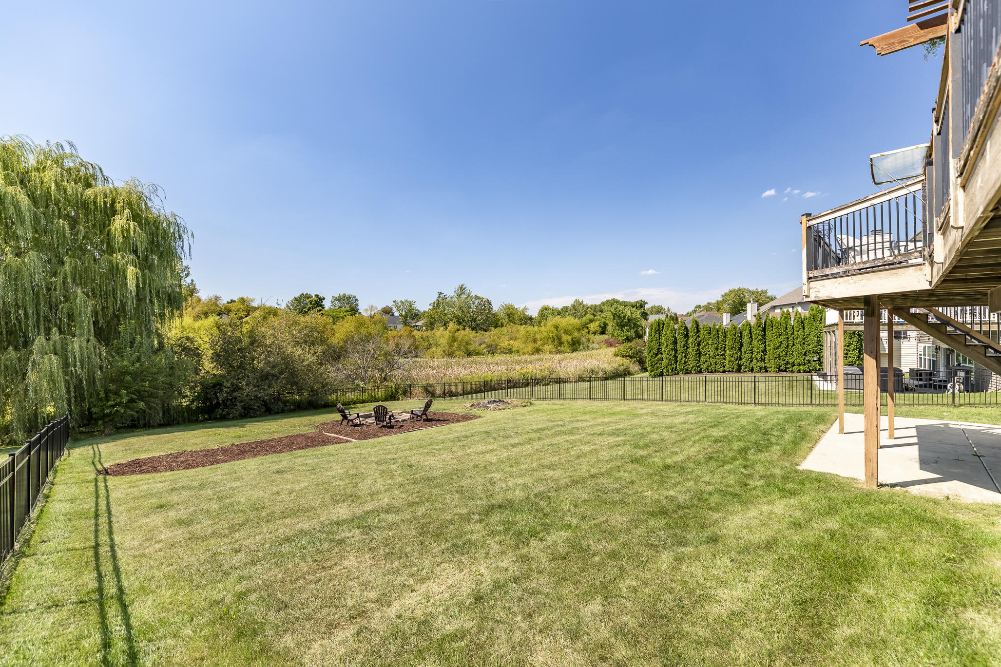 12492 Washington Street Crown Point, IN 46307 - Photo 33 of 43 a view of an outdoor space and basketball court