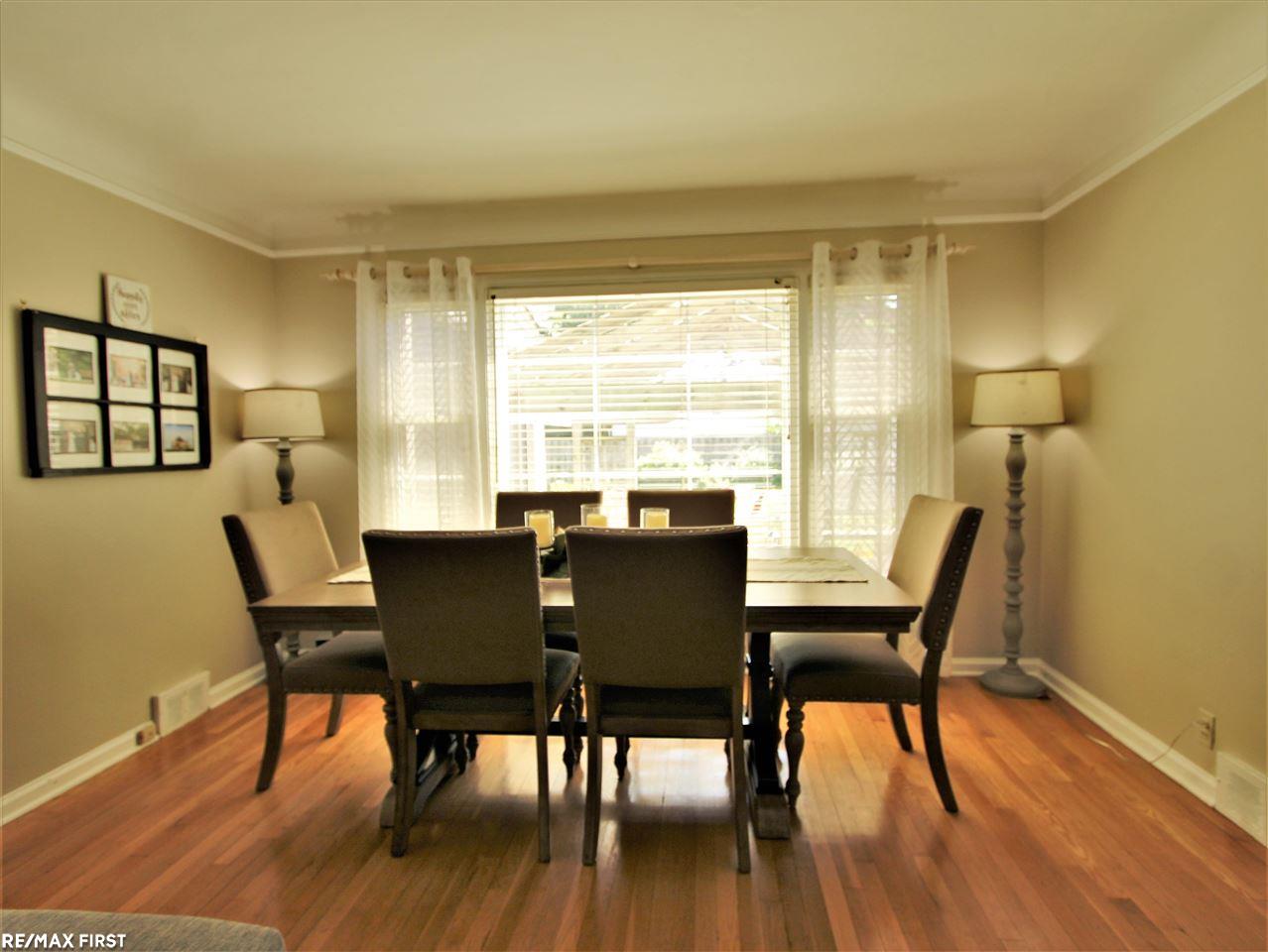 1661 Newcastle Road Grosse Pointe Woods, MI 48236 - Photo 15 of 35