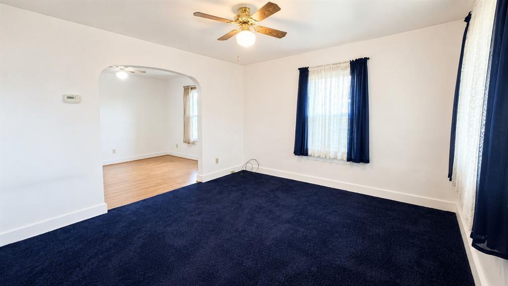 1006 Poe Street Vandergrift, PA 15690 - Photo 3 of 17