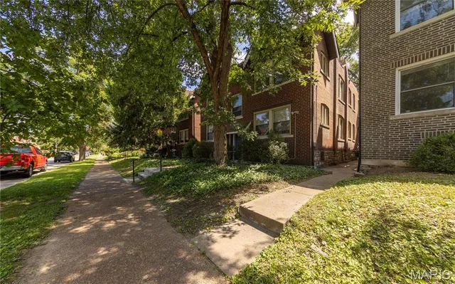$514,900 | 4614 Shenandoah Avenue, St. Louis, MO 63110