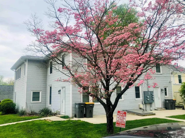 $2,200 | 729 East Hunter Avenue, Unit 4, Bloomington, IN 47401