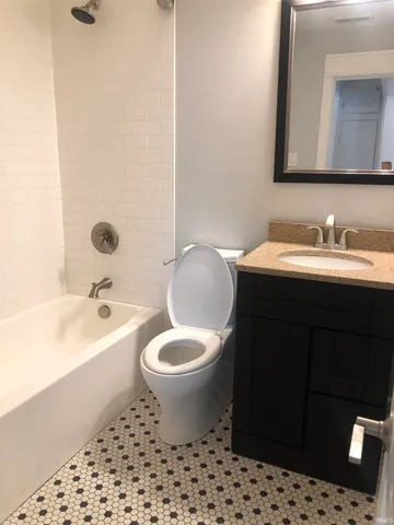 $2,200 | 729 East Hunter Avenue, Unit 4, Bloomington, IN 47401