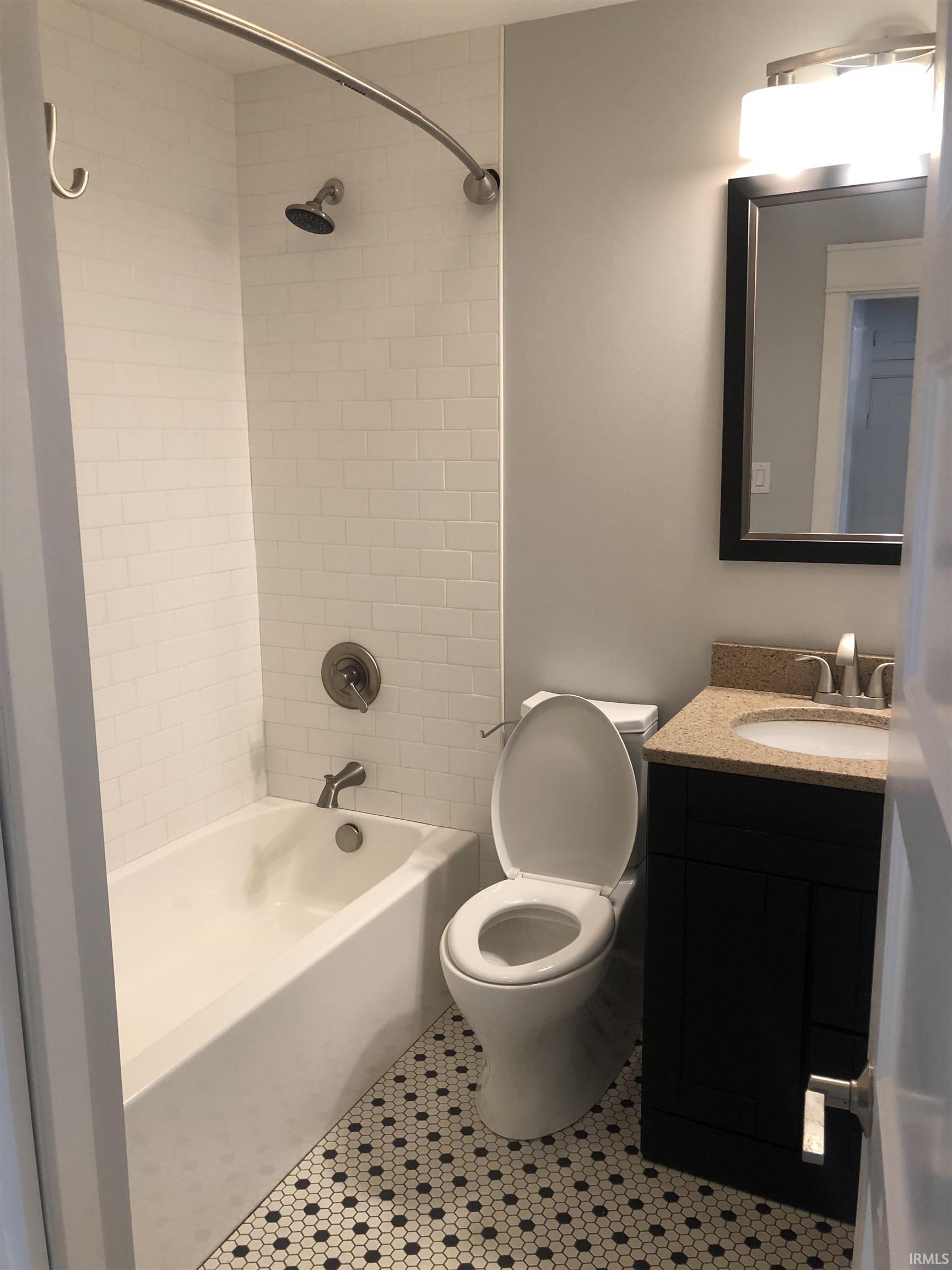 729 East Hunter Avenue, Unit 4 Bloomington, IN 47401 - Photo 13 of 15