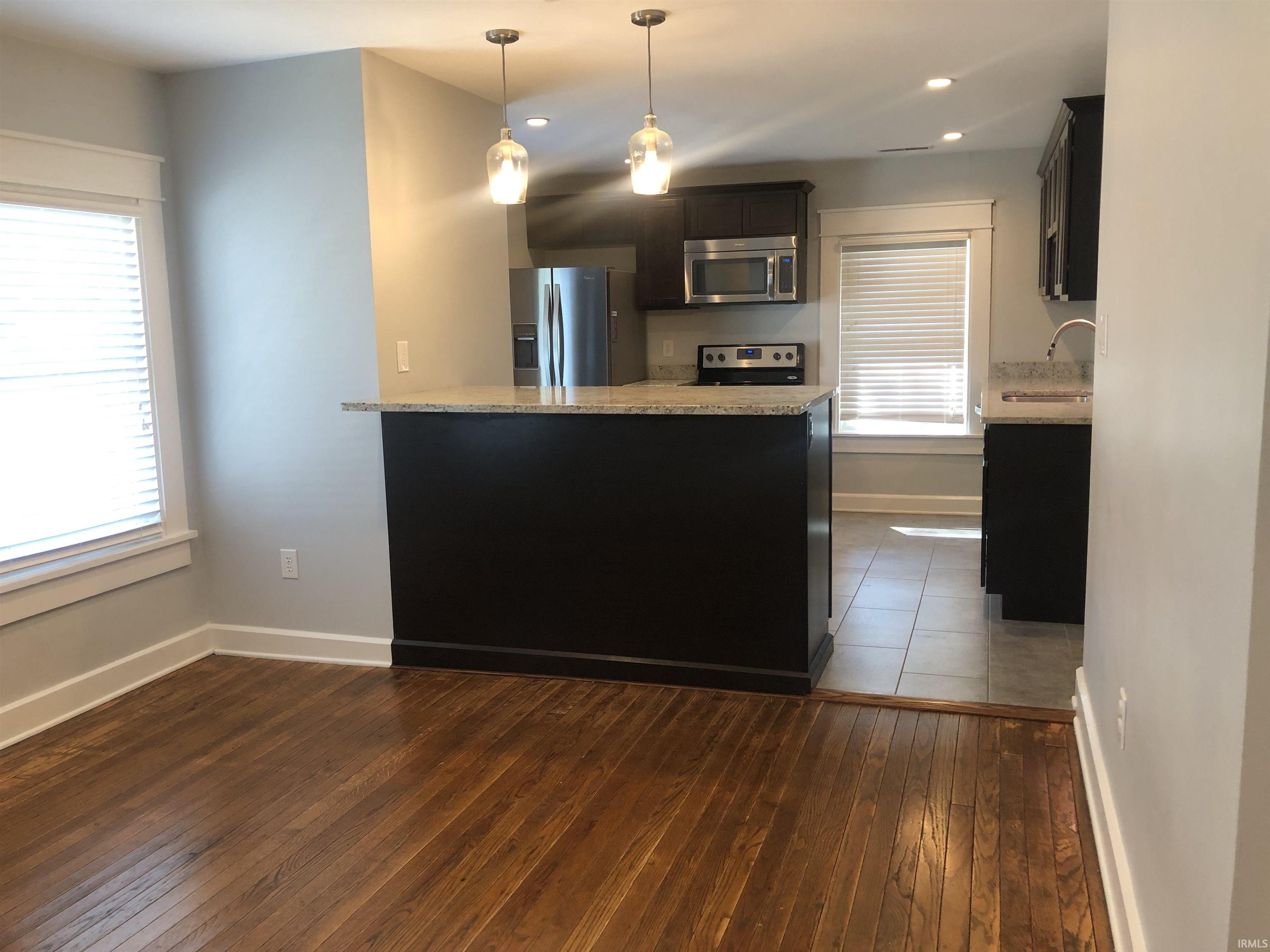 729 East Hunter Avenue, Unit 4 Bloomington, IN 47401 - Photo 3 of 15