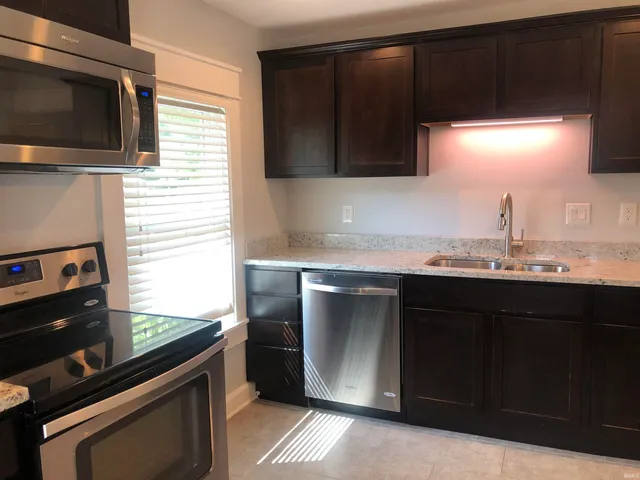 $2,200 | 729 East Hunter Avenue, Unit 4, Bloomington, IN 47401