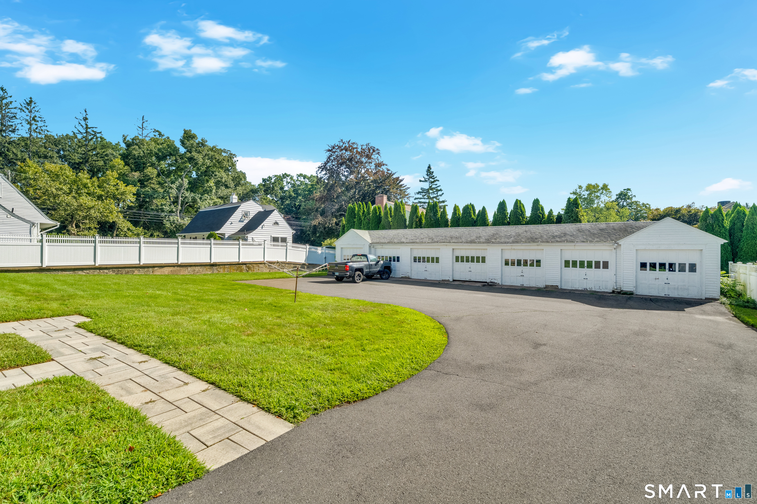 59 Spring Rock Road Branford, CT 06405 - Photo 9 of 38 7 Garages
