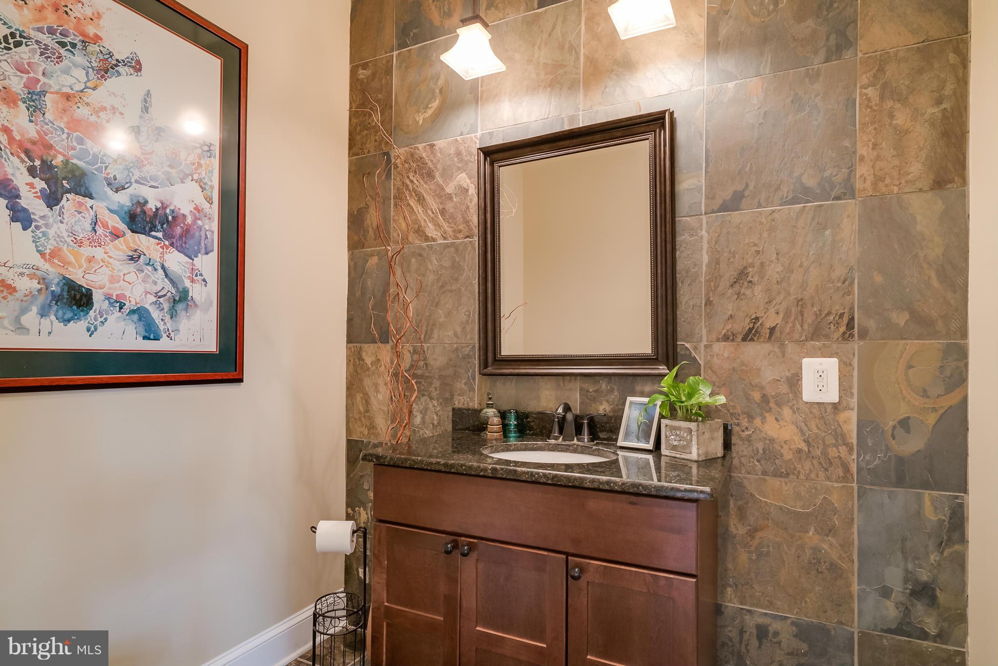 15657 Limestone School Road Leesburg, VA 20176 - Photo 17 of 30 Main Floor half bath.