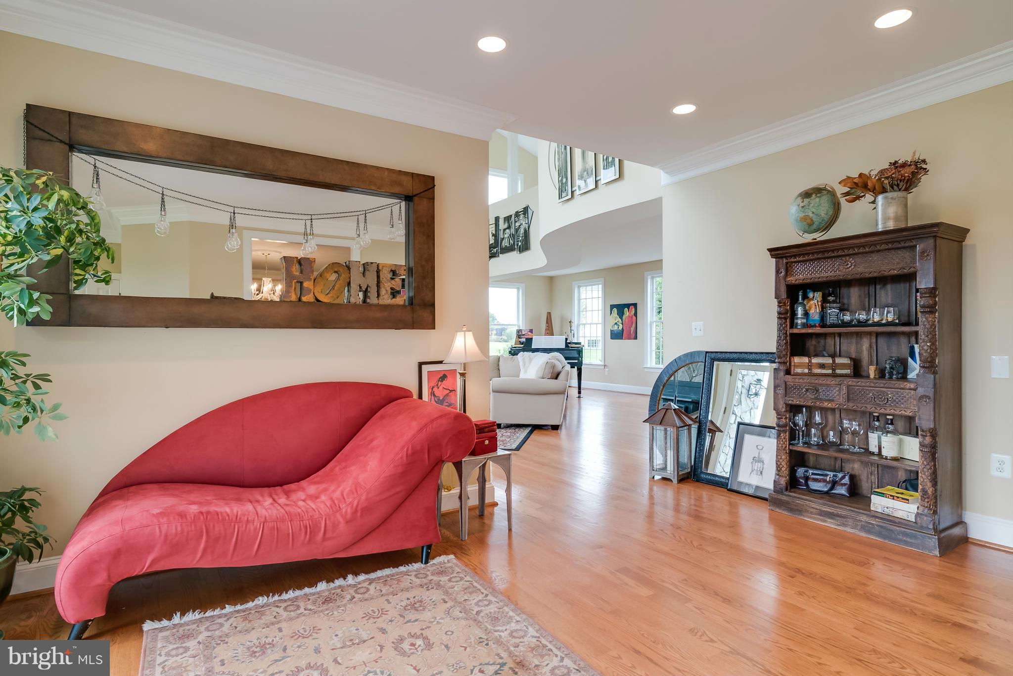 15657 Limestone School Road Leesburg, VA 20176 - Photo 10 of 30 Passthrough room from great room!
