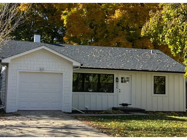 $449,000 | 938 Hemlock Street, Deerfield, IL 60015