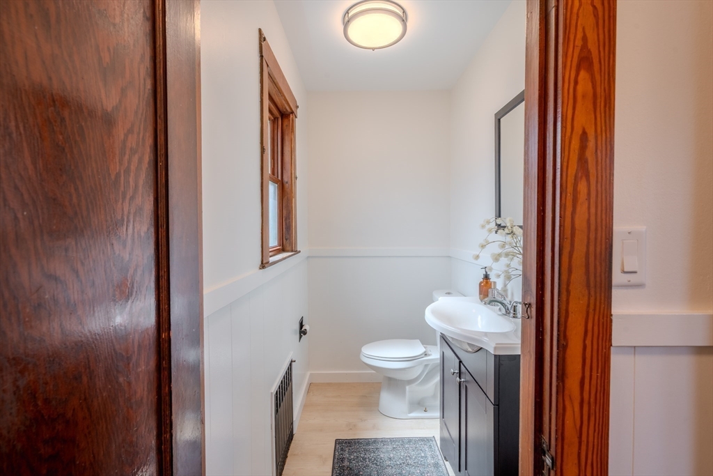 81 Linden Road Melrose, MA 02176 - Photo 16 of 42