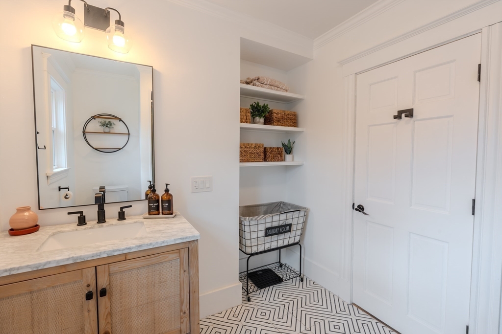 81 Linden Road Melrose, MA 02176 - Photo 26 of 42