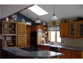 111 Beals Road Bedford, NH 03110 - Photo 5 of 9