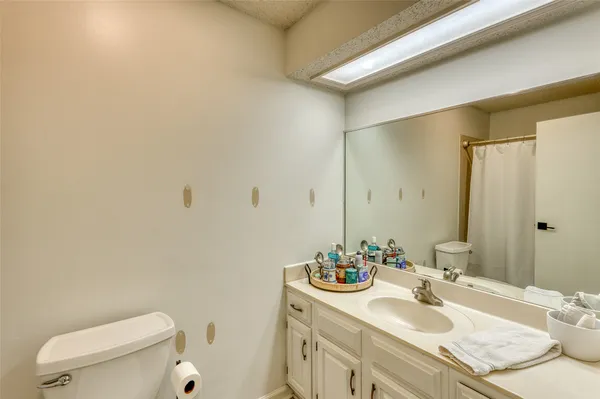 $275,000 | 27 Oaks Place, Lago Vista, TX 78645