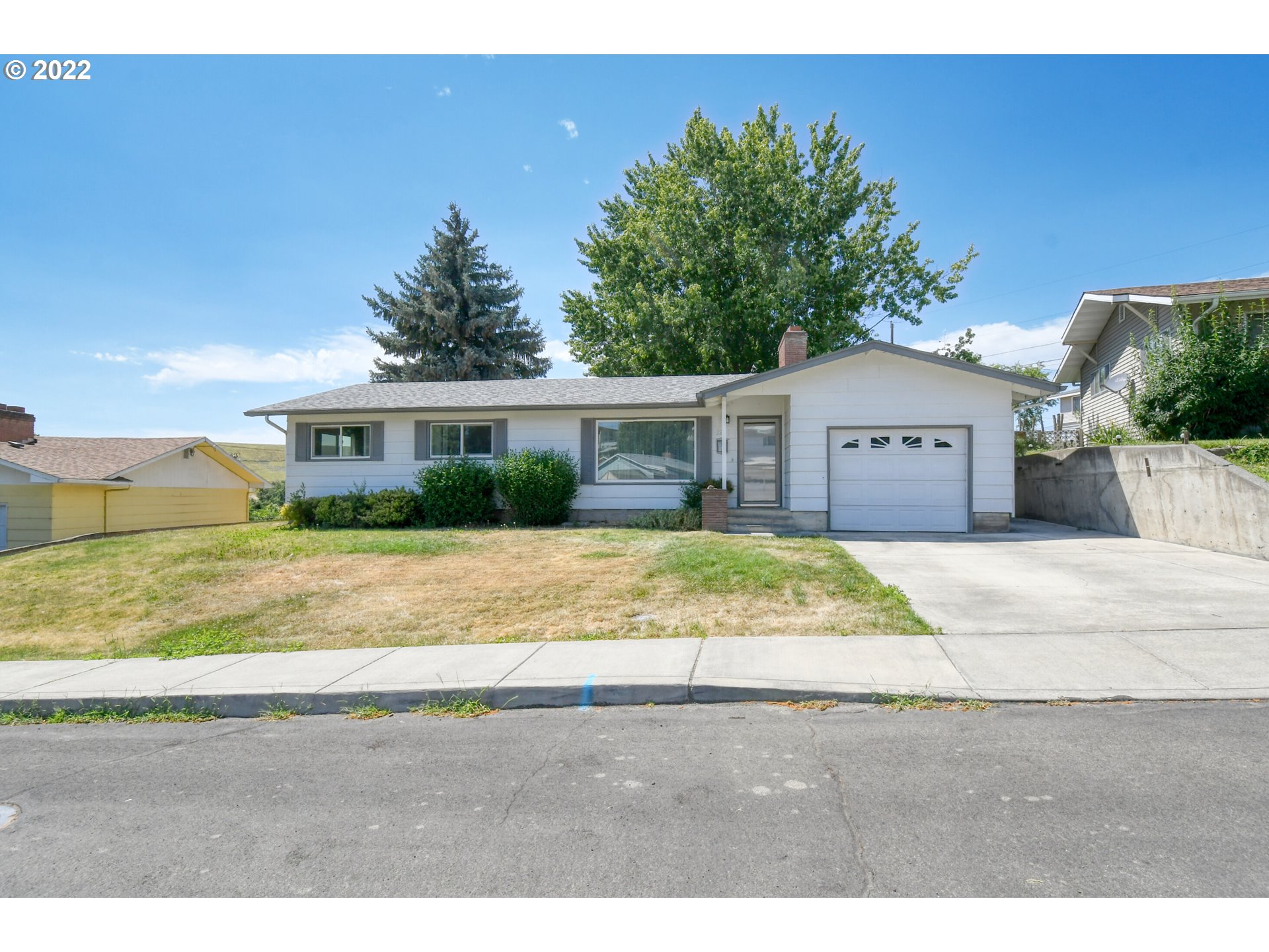 3231 Southwest Isaac Avenue Pendleton, OR 97801 - Photo 1 of 32 a house view with a outdoor space