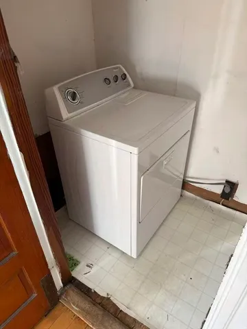 $2,300 | 84 Florence Street, Unit 2, Worcester, MA 01603