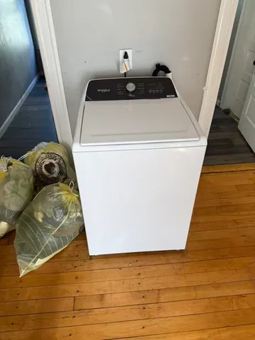 $2,300 | 84 Florence Street, Unit 2, Worcester, MA 01603