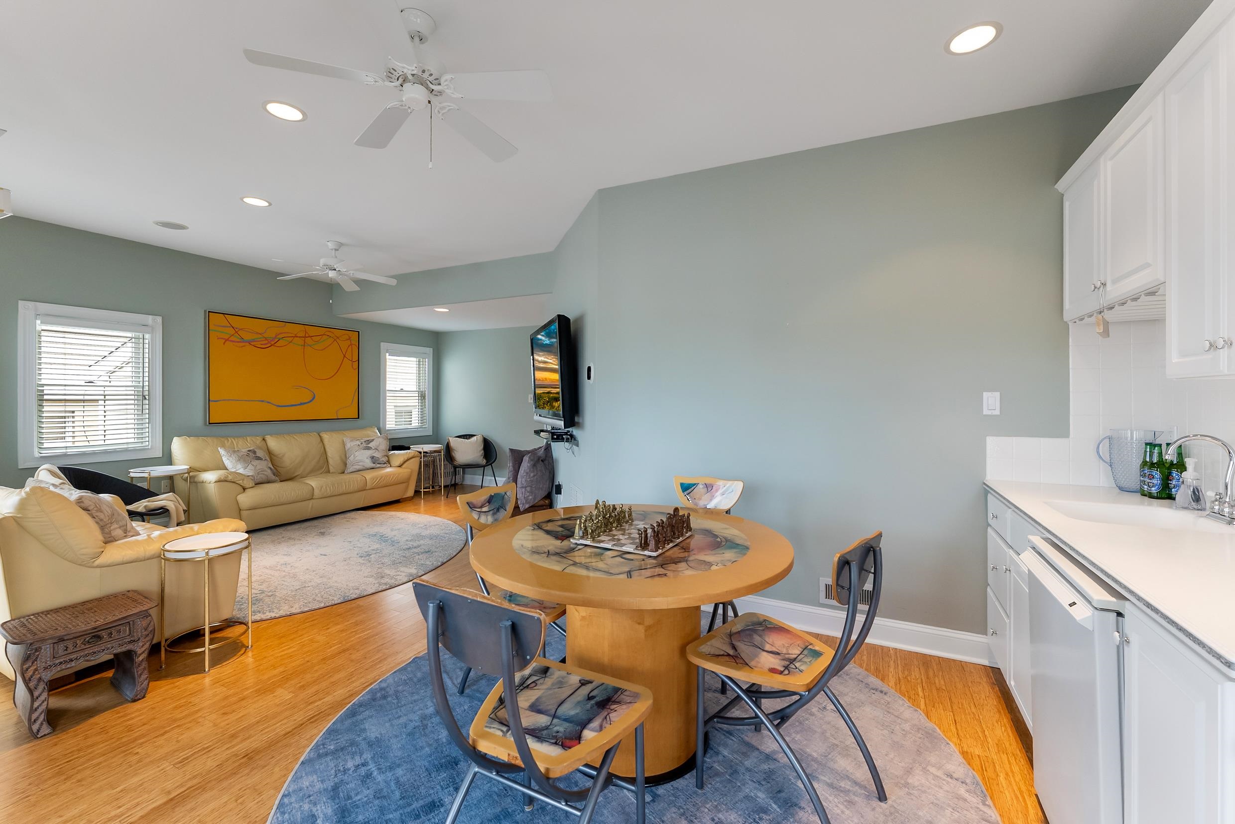 120 113th Street Stone Harbor, NJ 08247 - Photo 34 of 50 a living room with furniture and a table