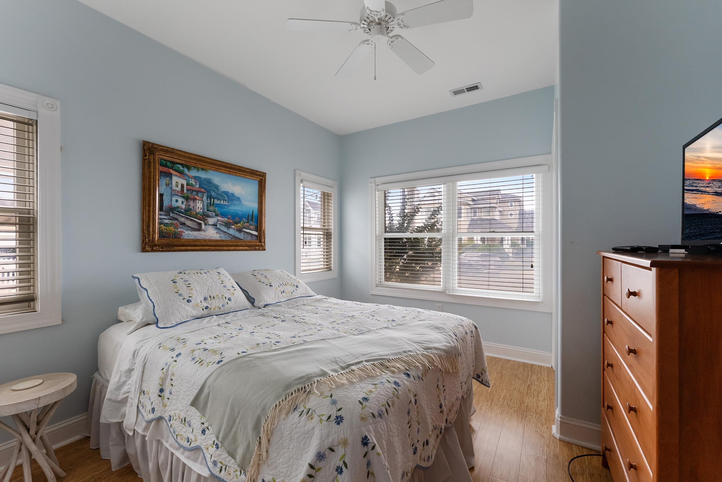 120 113th Street Stone Harbor, NJ 08247 - Photo 43 of 50 a bedroom with a bed and a window
