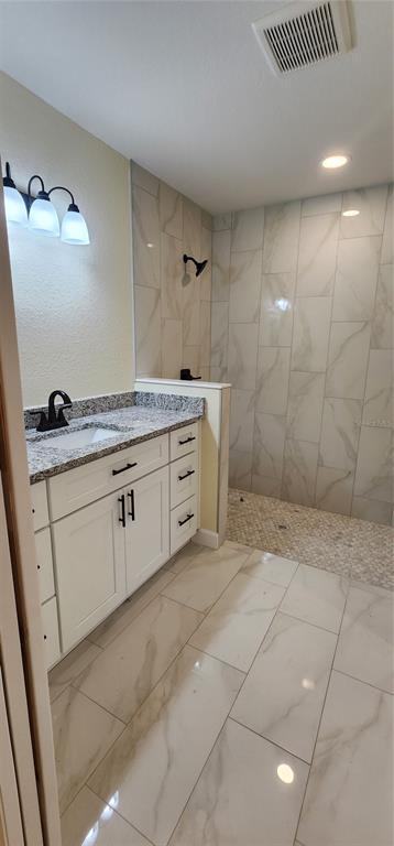 2988 Southwest Bonable Drive Dunnellon, FL 34431 - Photo 14 of 19 a room with a sink and cabinets