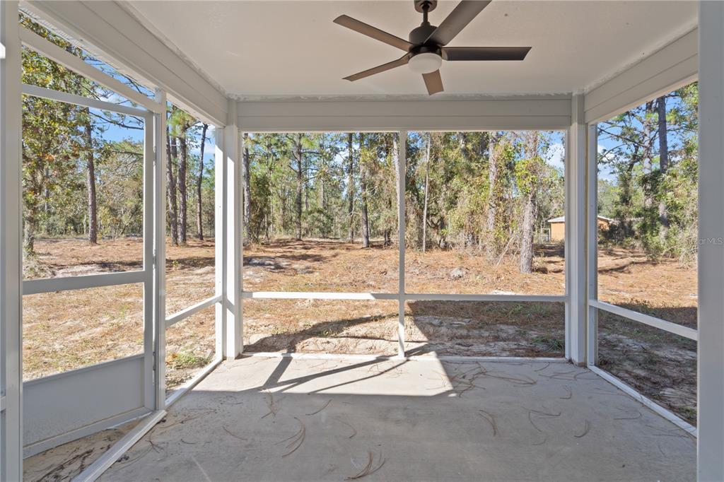 2988 Southwest Bonable Drive Dunnellon, FL 34431 - Photo 18 of 22 a view of an empty room and window