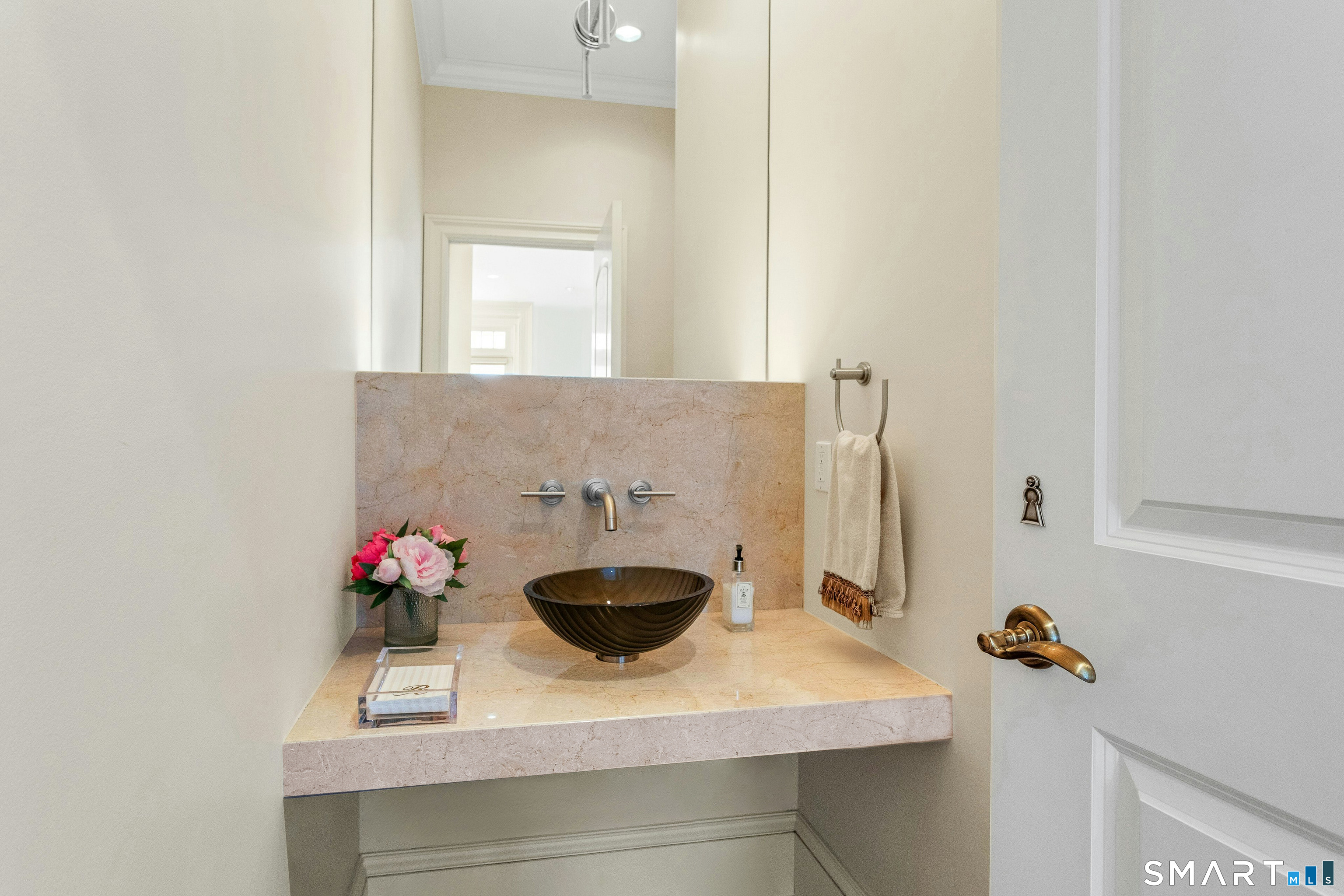 91 Sunset Hill Road New Canaan, CT 06840 - Photo 12 of 38