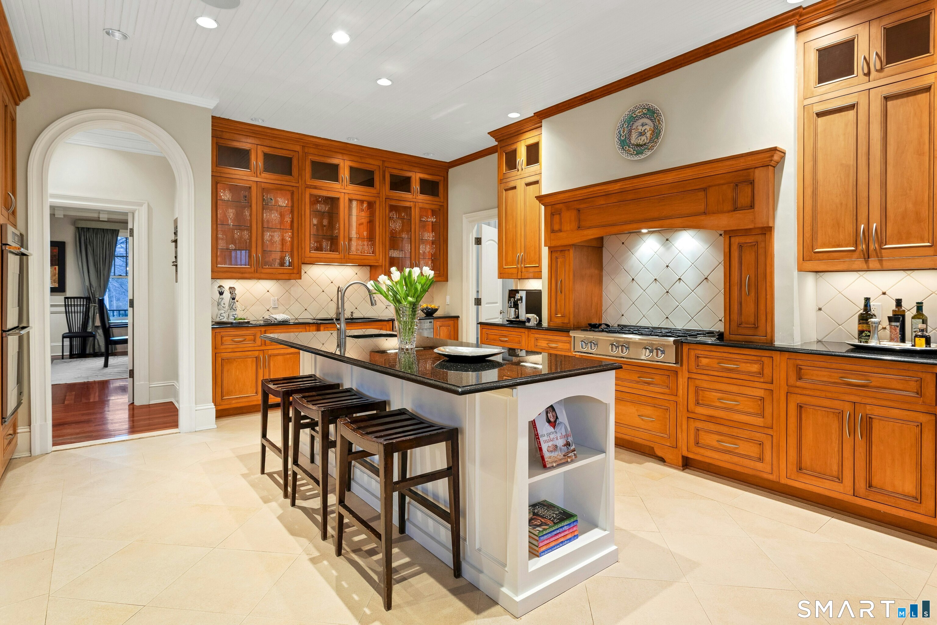 91 Sunset Hill Road New Canaan, CT 06840 - Photo 13 of 38