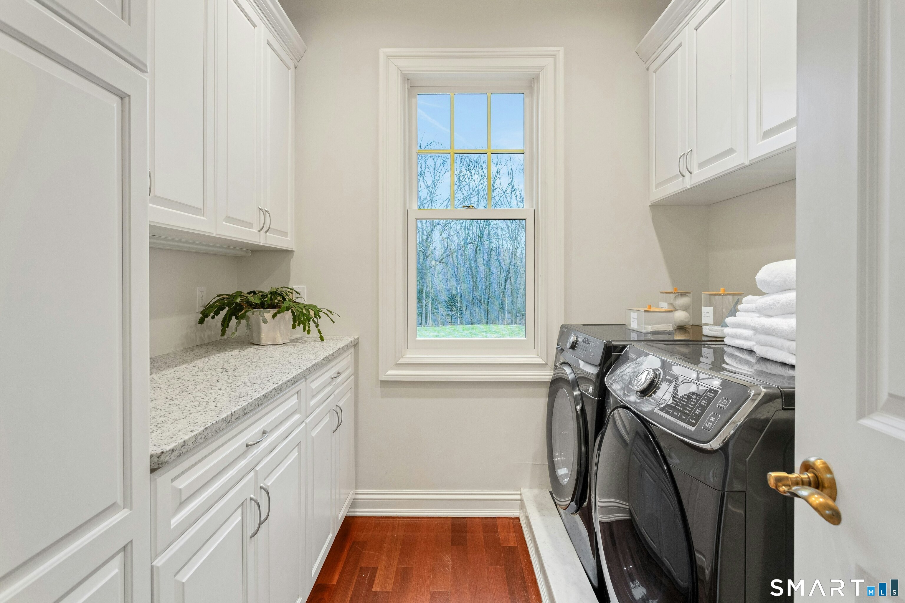 91 Sunset Hill Road New Canaan, CT 06840 - Photo 26 of 38