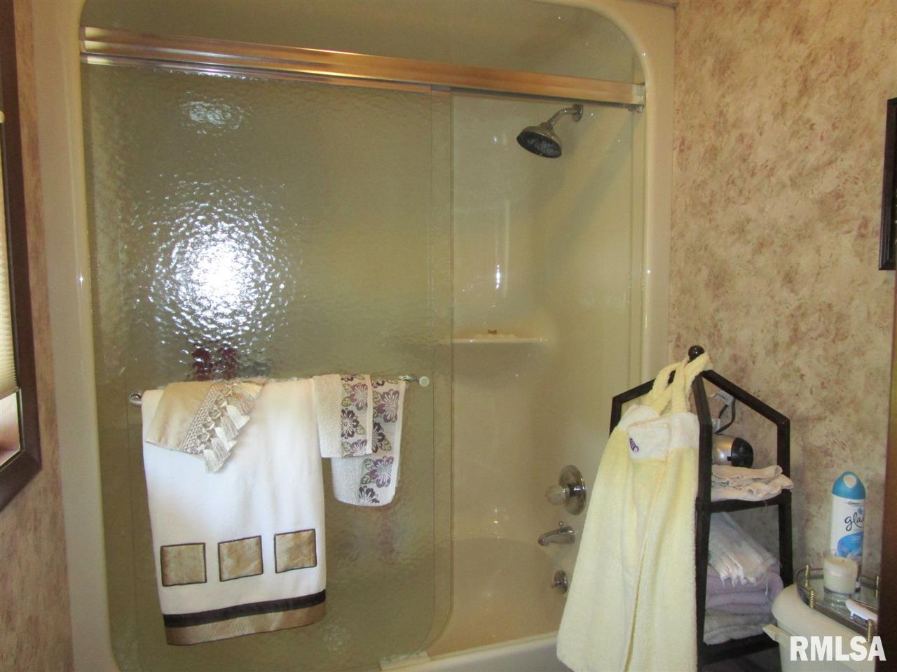 200 Causemaker Drive Atkinson, IL 61235 - Photo 17 of 24 Gallery Image 17