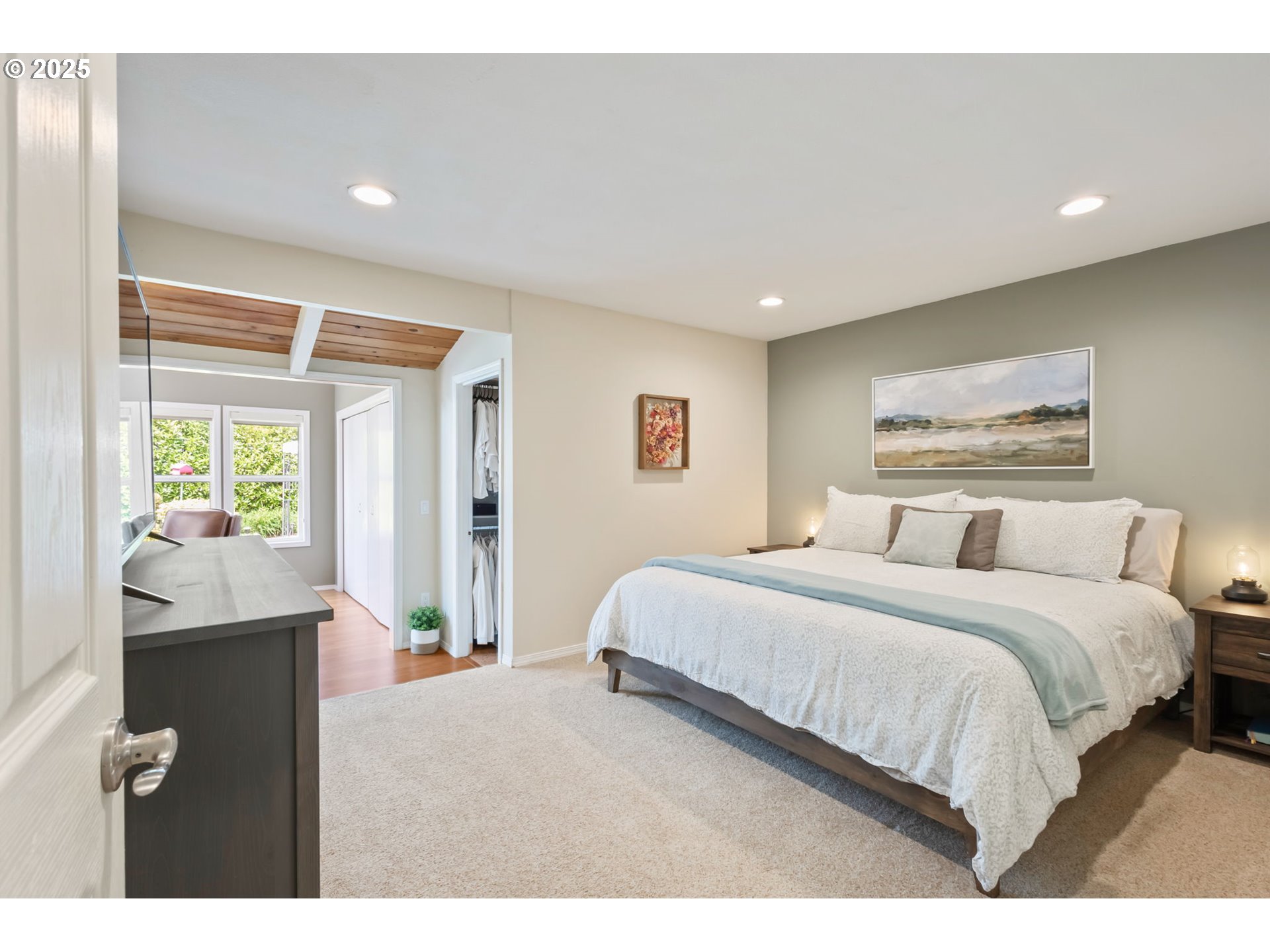13355 Southwest Chimney Ridge Court Tigard, OR 97223 - Photo 16 of 41 Gallery Image 16