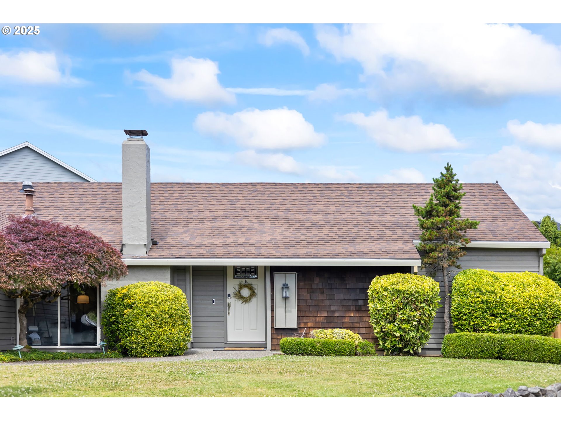 13355 Southwest Chimney Ridge Court Tigard, OR 97223 - Photo 2 of 41 Gallery Image 2