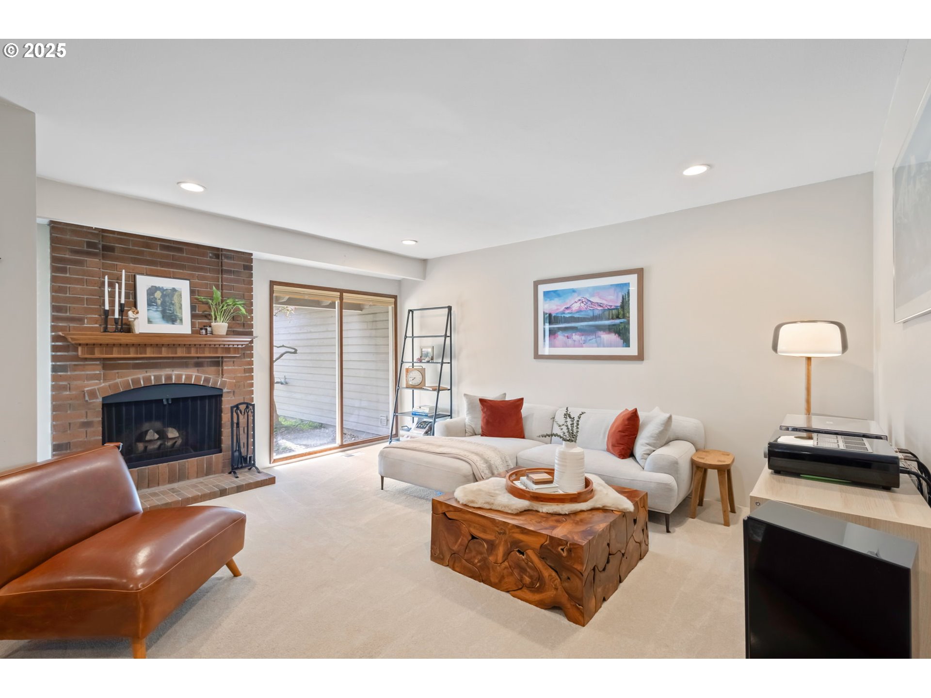 13355 Southwest Chimney Ridge Court Tigard, OR 97223 - Photo 6 of 41 Gallery Image 6