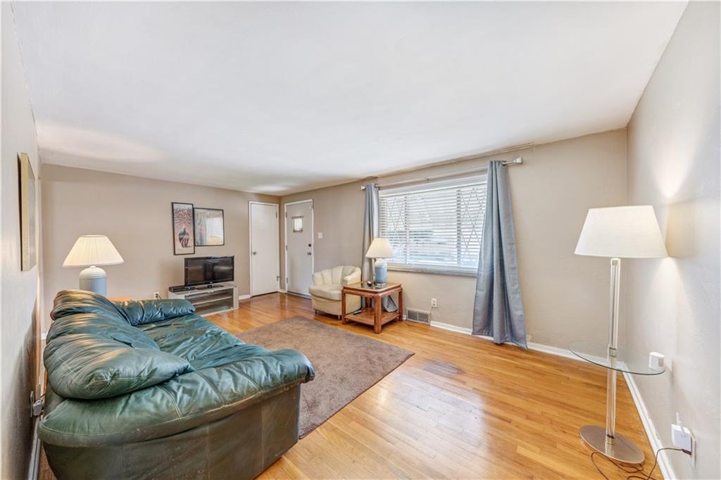 345 Wheeler Street McKees Rocks, PA 15136 - Photo 11 of 24 Gallery Image 11