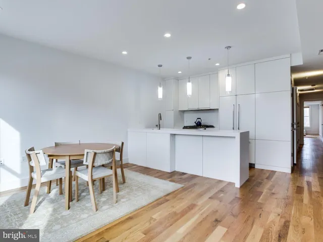 $2,600 | 254 15th Street Southeast, Unit 4, Washington, DC 20003