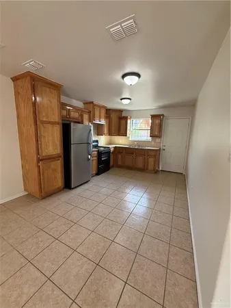 $950 | 523 Perkins Avenue, Mission, TX 78572
