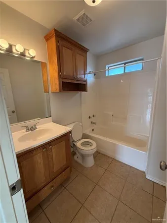 $950 | 523 Perkins Avenue, Mission, TX 78572