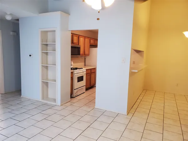 $1,425 | 507 Greenlawn Boulevard, Round Rock, TX 78664