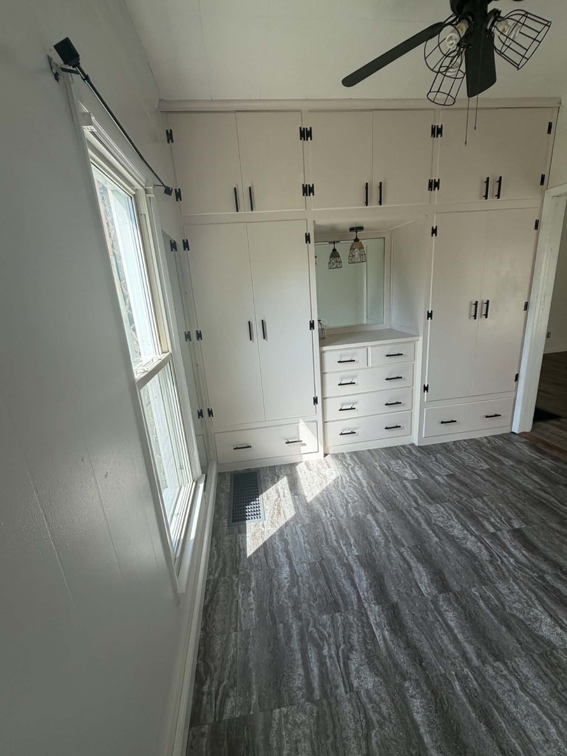 405 South State Street Christopher, IL 62822 - Photo 3 of 17 Gallery Image 3