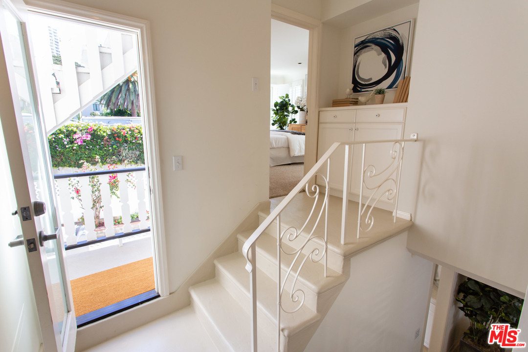 214 West Channel Road Santa Monica, CA 90402 - Photo 13 of 27 Gallery Image 13