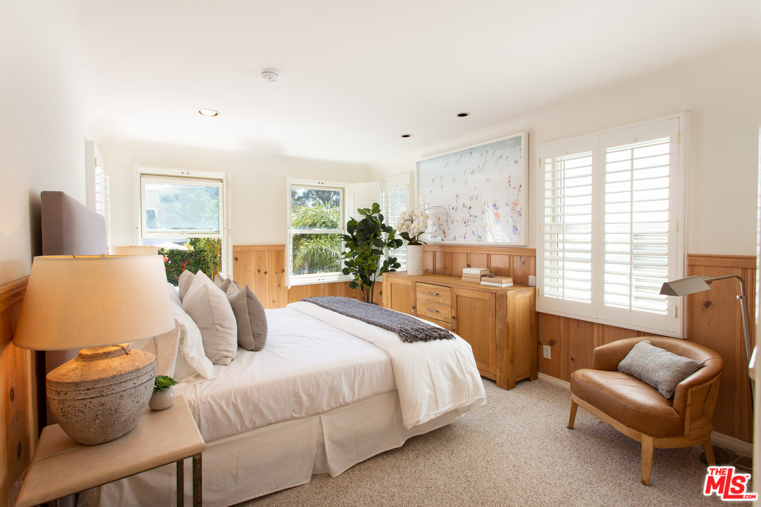 214 West Channel Road Santa Monica, CA 90402 - Photo 14 of 27 Gallery Image 14