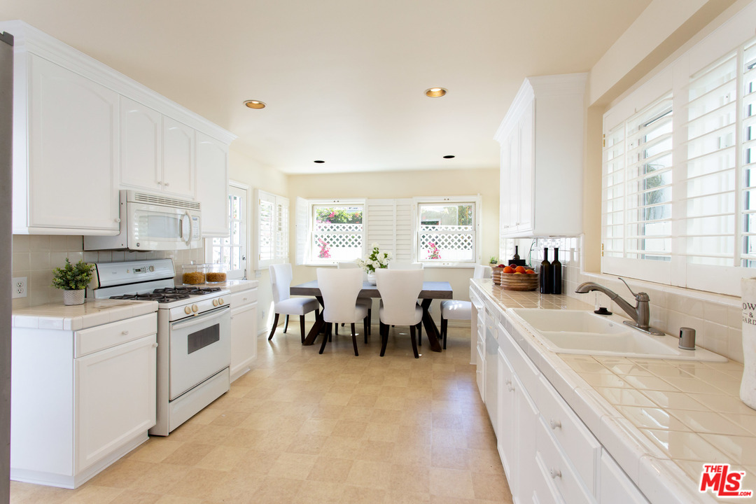 214 West Channel Road Santa Monica, CA 90402 - Photo 5 of 27 Gallery Image 5