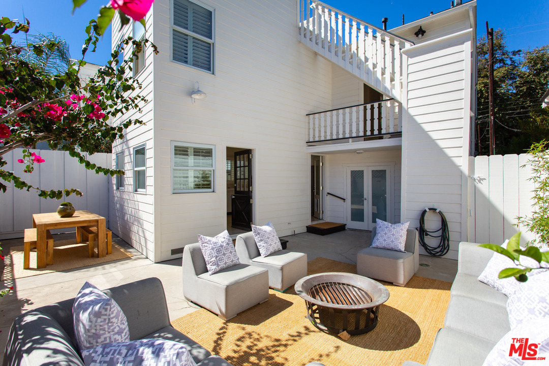 214 West Channel Road Santa Monica, CA 90402 - Photo 10 of 27 Gallery Image 10