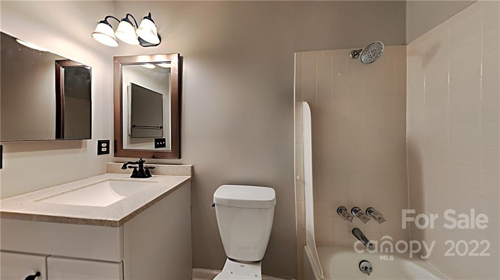 1612 Sharon Road West, Unit 72 Charlotte, NC 28210 - Photo 10 of 12 Gallery Image 10