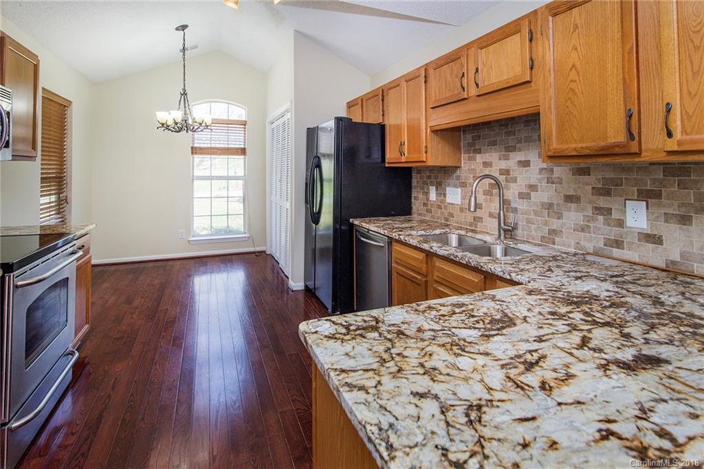 735 Foxborough Road Charlotte, NC 28213 - Photo 6 of 21
