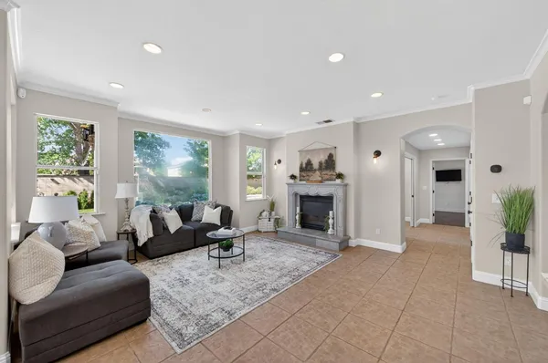 $675,000 | 1736 North Holly Avenue, Clovis, CA 93619