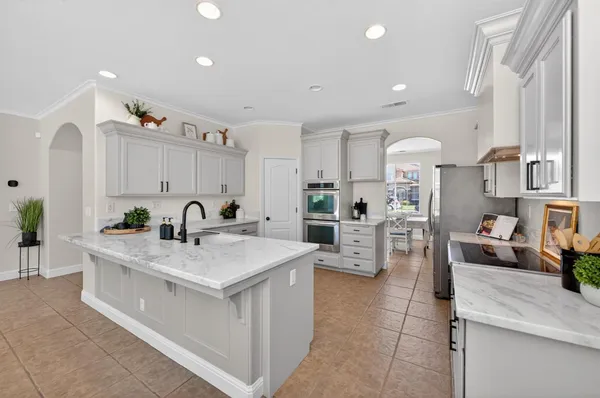 $675,000 | 1736 North Holly Avenue, Clovis, CA 93619